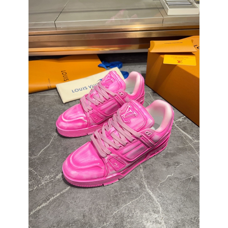 l**is V*t*n sneakers